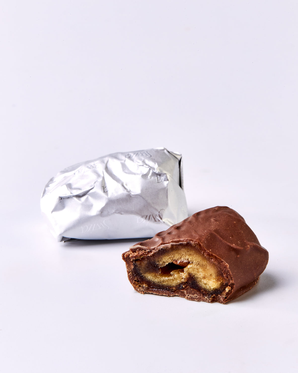 Chocolate Covered Tamr 1 Almond Piece